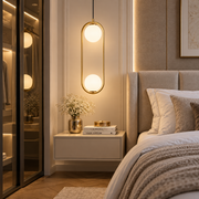 Pendul Modern Golden Duo – 2 Globuri Albe și Cadru Auriu
